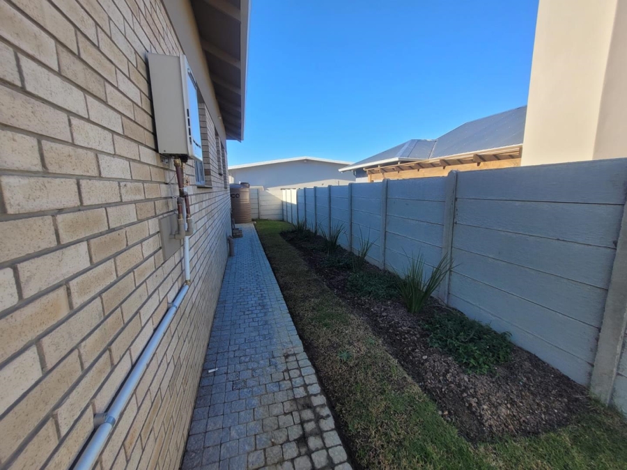 3 Bedroom Property for Sale in Mooikloof Country Estate Western Cape